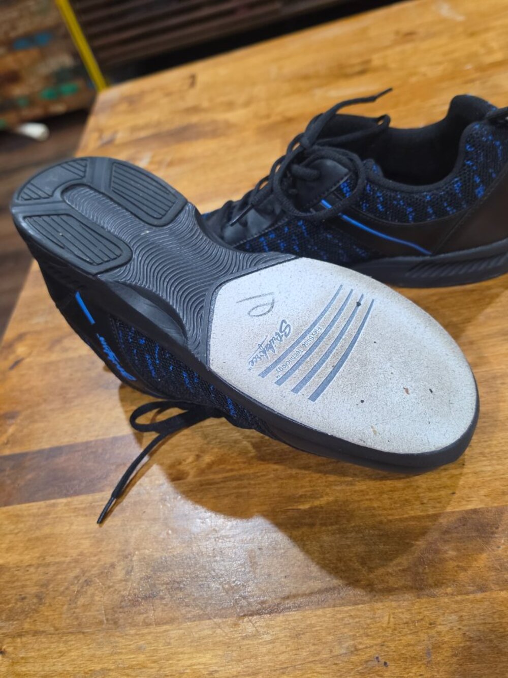 KR Strikeforce Aviator Bowling Shoes Black Blue Men's 9 - Picture 6 of 6